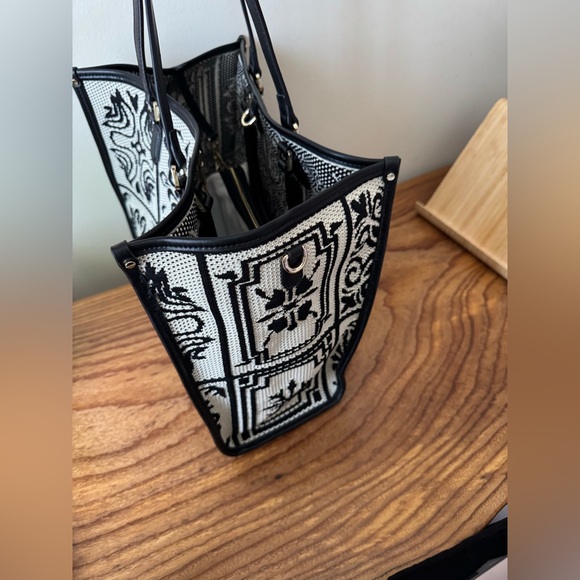 Viola Castellani Italian Leather Woven Tote Bag | Made in Italy - Picture 9 of 12